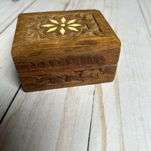 Vintage Wooden Carved Hinged Trinket Jewelry Ring Box 3 X 1.75 in - Picture 2 of 9